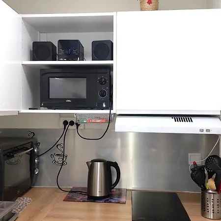 Superbe Et Son Garage Prive Gratuit *