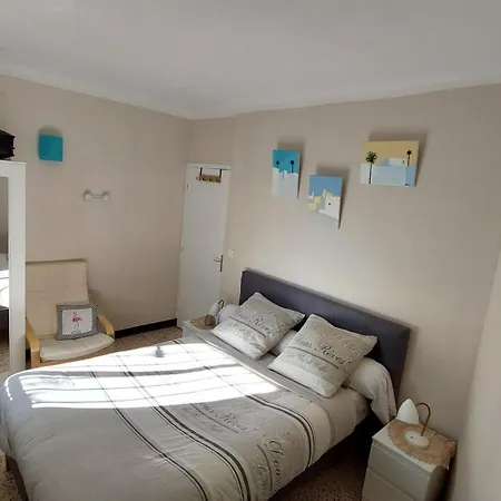 Superbe Et Son Garage Prive Gratuit