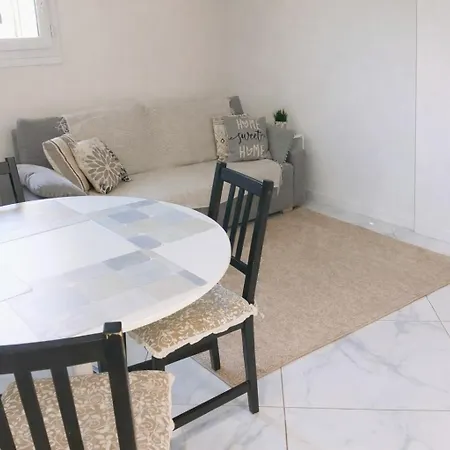 Apartament Superbe Et Son Garage Prive Gratuit Nîmes