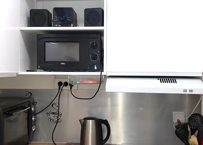 Superbe Et Son Garage Prive Gratuit *