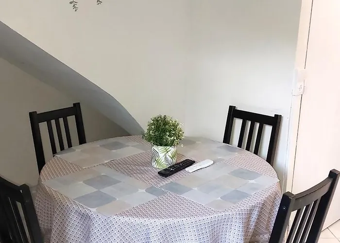 Apartament Superbe Et Son Garage Prive Gratuit Nîmes